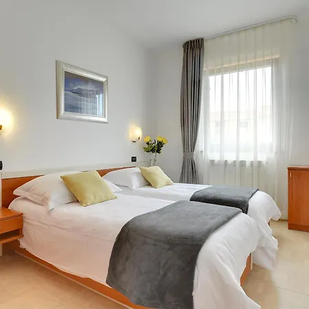 Nina 4* Rovinj