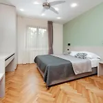 Nina Nocleg ze śniadaniem 4*