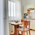 Nina Nocleg ze śniadaniem 4*