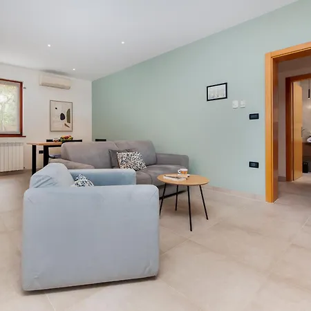 Bed & Breakfast Nina 4*
